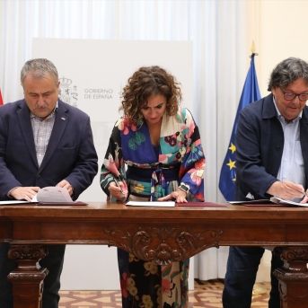 Montero preside el acto de firma del ‘Acuerdo marco para una Administración del siglo XXI’ Montero preside el acto de firma del ‘Acuerdo marco para una Administración del siglo XXI’