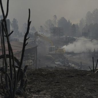 Unos 40 municipios sin servicio de recogida de basura por el incendio que afectó al punto limpio de A Rúa (Ourense) Unos 40 municipios sin servicio de recogida de basura por el incendio que afectó al punto limpio de A Rúa (Ourense)