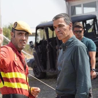 Sánchez visita el Puesto de Mando Avanzado de Jarillas por los incendios forestales en Cáceres y Zamora Sánchez visita el Puesto de Mando Avanzado de Jarillas por los incendios forestales en Cáceres y Zamora