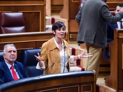 La ministra de Vivienda y Agenda Urbana, Isabel Rodríguez, interviene durante una sesión de control al Gobierno, en el Congreso de los Diputados | Gustavo Valiente (Europa Press).