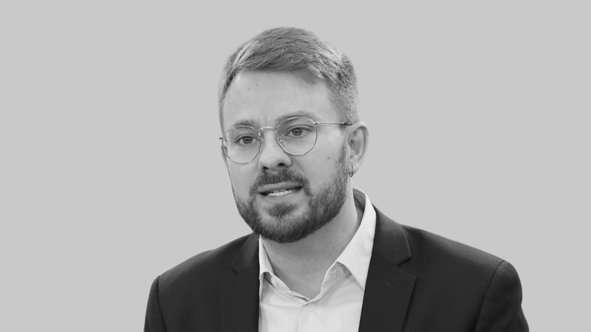 Democrata 1200 x 675 px 3