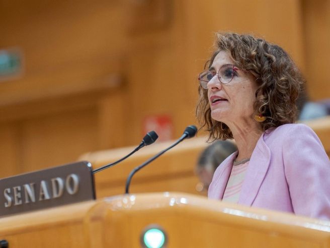 María Jesús Montero pide a las comunidades autónomas moderar sus exigencias  para la reforma financiera