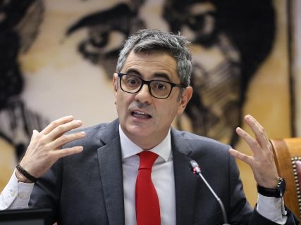 Bolaños rechaza que el CIS falle a propósito para influir en el voto y el PP insiste en que es “corrupción”