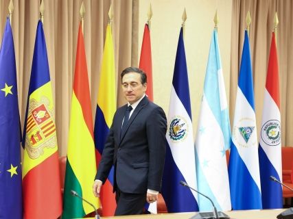 Albares insta a blindar los parlamentos iberoamericanos frente a los abusos de poder y la injusticia