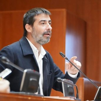IU critica la pantomima de Azcón al presentar unos presupuestos sin rigor
