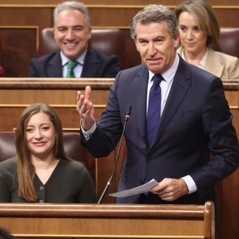 Feijóo arremete contra Sánchez por el caso Salazar y el presidente reivindica su apoyo a las mujeres ante el “acoso laboral”