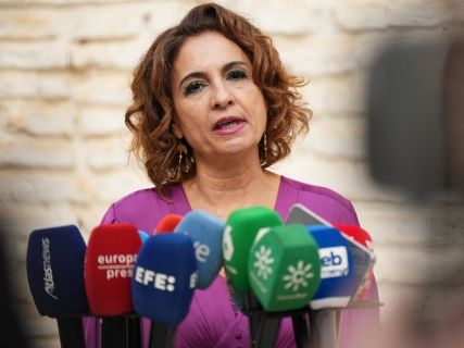 Montero critica a Moreno por solicitar más fondos para Andalucía mientras  rechaza 731 millones de euros