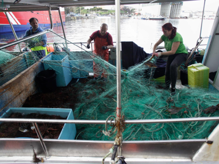 Las cofradías tachan de inaceptable el recorte de cuotas y recalcan que el sector no quiere vivir de subvenciones
