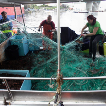 Las cofradías tachan de inaceptable el recorte de cuotas y recalcan que el sector no quiere vivir de subvenciones