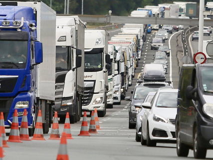 Las protestas de agricultores franceses generan colas de 10 kilómetros en Biriatou hacia Francia