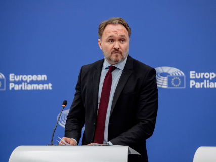 Bruselas aplaude el nunca más a las compras de gas ruso en 2027