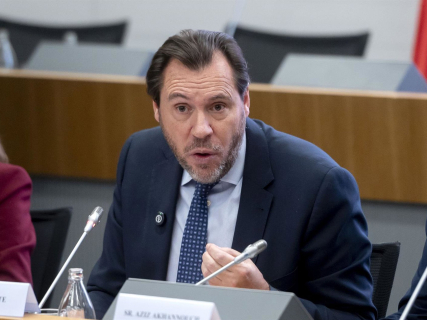 Puente advierte a Feijóo de que deberá decir la verdad ante la jueza de la dana, “cosa a la que no está muy habituado”