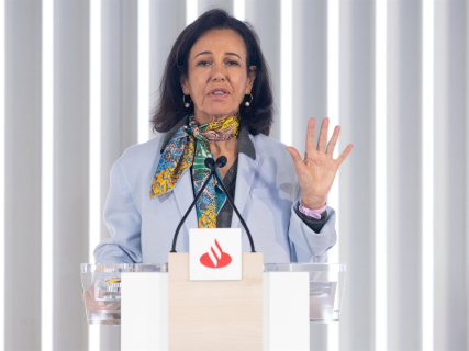 Ana Botín urge a Bruselas a simplificar la regulación: “El marco actual no protege a Europa, la frena”