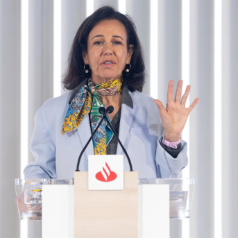 Ana Botín urge a Bruselas a simplificar la regulación: “El marco actual no protege a Europa, la frena”