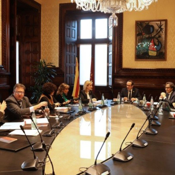 El Parlament impulsa por vía de urgencia la reforma de la tasa turística