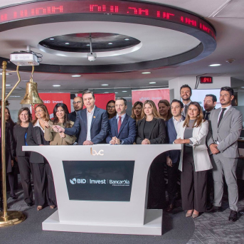 Bancamía lanza el primer bono sostenible Amazonía para financiar startups en la región Bancamía lanza el primer bono sostenible Amazonía para financiar startups en la región