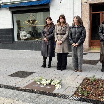 Vitoria coloca la última de las 23 placas en memoria de las víctimas de ETA en honor al militar Sergio Borrajo