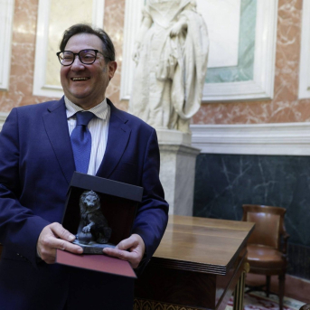 Javier Calvo reivindica el periodismo de agencia frente al activismo: Estuve en mil batallas, pero nadie me vio Javier Calvo reivindica el periodismo de agencia frente al activismo: Estuve en mil batallas, pero nadie me vio