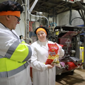 El subdelegado destaca el apoyo del Gobierno a proyectos que refuerzan el sector agroalimentario de Jaén