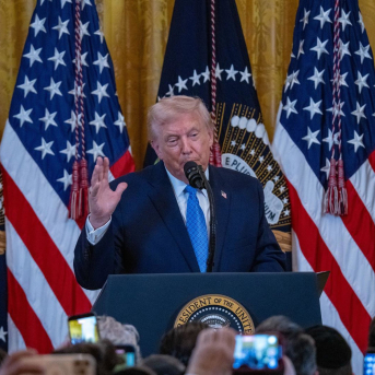 Trump pide unidad mundial contra el terrorismo islámico tras el ataque de Janucá en una playa de Sídney