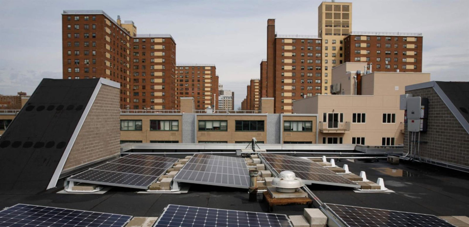 Endesa rebasa los 400.000 autoconsumos conectados a su red eléctrica Endesa rebasa los 400.000 autoconsumos conectados a su red eléctrica