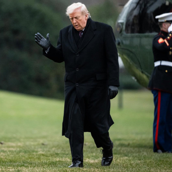 Trump sostiene que el despliegue militar frente a Venezuela es solo un bloqueo