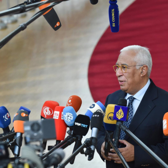 Líderes de la UE se comprometen a sacar adelante el préstamo de apoyo a Ucrania: “O dinero hoy o sangre mañana”