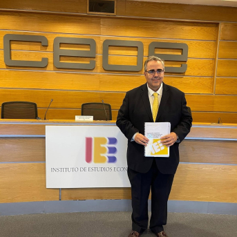 El IEE anticipa un avance del 2,9% del PIB en 2025 y una moderación al 2,1% en 2026