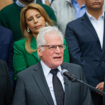 El padre de Uribe Turbay señala a Petro como “responsable político” del asesinato de su hijo El padre de Uribe Turbay señala a Petro como “responsable político” del asesinato de su hijo