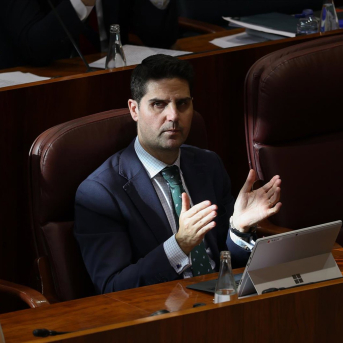 La oposición reclama más fondos para la universidad pública y el PP defiende el modelo de la futura LESUC La oposición reclama más fondos para la universidad pública y el PP defiende el modelo de la futura LESUC