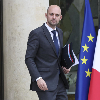 Francia, EEUU y Arabia Saudí preparan para febrero una cumbre de apoyo al Ejército libanés y al desarme de Hezbolá Francia, EEUU y Arabia Saudí preparan para febrero una cumbre de apoyo al Ejército libanés y al desarme de Hezbolá