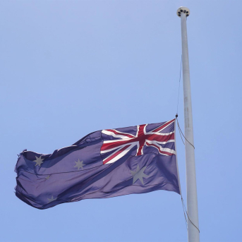 Albanese lanza un plan nacional de recompra de armas tras la matanza en una playa de Sídney