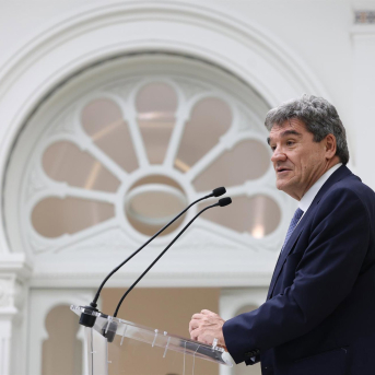 Escrivá adelanta una nueva mejora del Banco de España en sus previsiones de crecimiento para 2025 y 2026