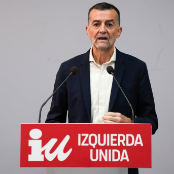 Maíllo (IU) espera que la cita entre PSOE y Sumar abra paso a una cumbre de la coalición con ministros