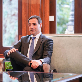 Pradales celebra el contrato de CAF y resalta que la economía vasca avanza con paso firme en un momento histórico