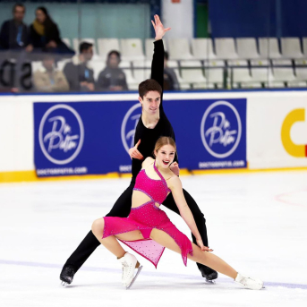 Patinadores olímpicos y campeones de España brillan este sábado en una gran exhibición sobre hielo en León