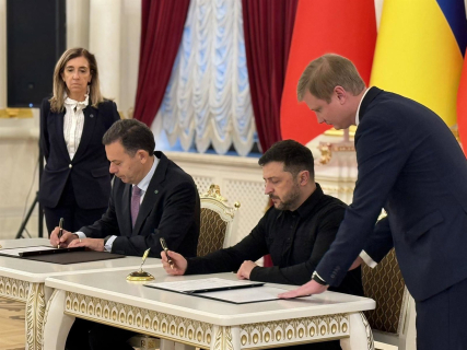 Ucrania y Portugal sellan un acuerdo para producir juntos drones marítimos