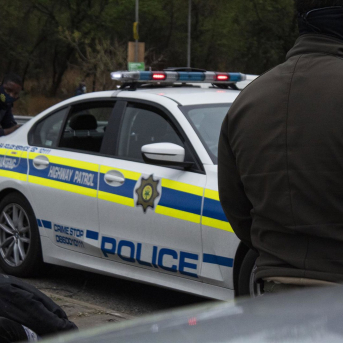 Al menos nueve muertos y diez heridos en un tiroteo en una taberna cerca de Johannesburgo