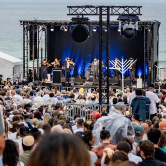Abucheos a Albanese en el homenaje a las 15 víctimas del atentado de Sídney