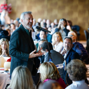 Azcón afirma que el verdadero problema con Alegría es que duda de que permanezca en Aragón tras las elecciones