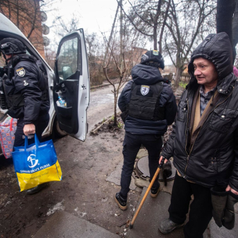 Ucrania acusa a militares rusos de deportar a 50 civiles en la región de Sumi