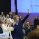 El presidente del PP, Alberto Núñez Feijóo (d), y la presidenta del PP de Extremadura y candidata a la reelección a la Presidencia de la Junta, María Guardiola (i), durante un acto de campaña | Europa Press.