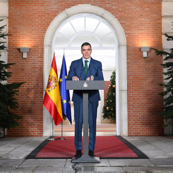 El PP acusa a Sánchez de nombrar cargos salpicados por corrupción y de maniobrar para relevar a García-Page