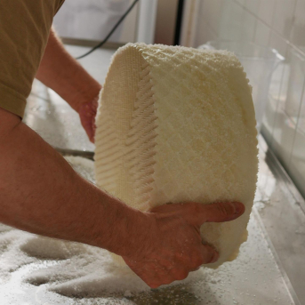 China aplicará aranceles provisionales de hasta el 42,7% a los lácteos de la UE China aplicará aranceles provisionales de hasta el 42,7% a los lácteos de la UE