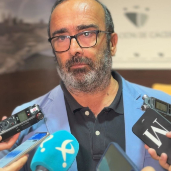 El presidente de la Diputación de Cáceres exige a Gallardo que pida disculpas y deje el cargo