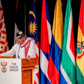 Trump vuelve a amenazar a Petro y le llama “alborotador”