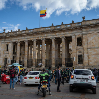 Petro decreta la emergencia económica en Colombia tras el revés del Congreso a su reforma fiscal