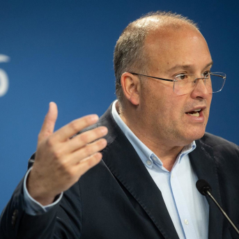 El secretario general del Partido Popular, Miguel Tellado, ofrece una rueda de prensa en la sede del PP, a 4 de octubre de 2025, en Madrid (España). Alejandro Martínez Vélez - Europa Press