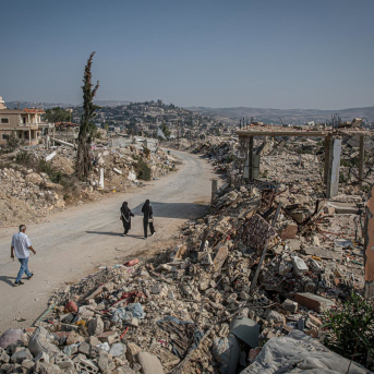 Libaneses en una calla de Aita al Chaab, destruida en gran medida por la ofensiva de Israel contra Líbano (archivo) Europa Press/Contacto/Sally Hayden Libaneses en una calla de Aita al Chaab, destruida en gran medida por la ofensiva de Israel contra Líbano (archivo) Europa Press/Contacto/Sally Hayden