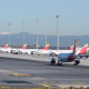 Aviones aparcados en las pistas durante el último día de la huelga del servicio de handling de Iberia, en el aeropuerto Adolfo Suárez Madrid-Barajas, a 8 de enero de 2024, en Madrid (España).  Gustavo Valiente - Europa Press